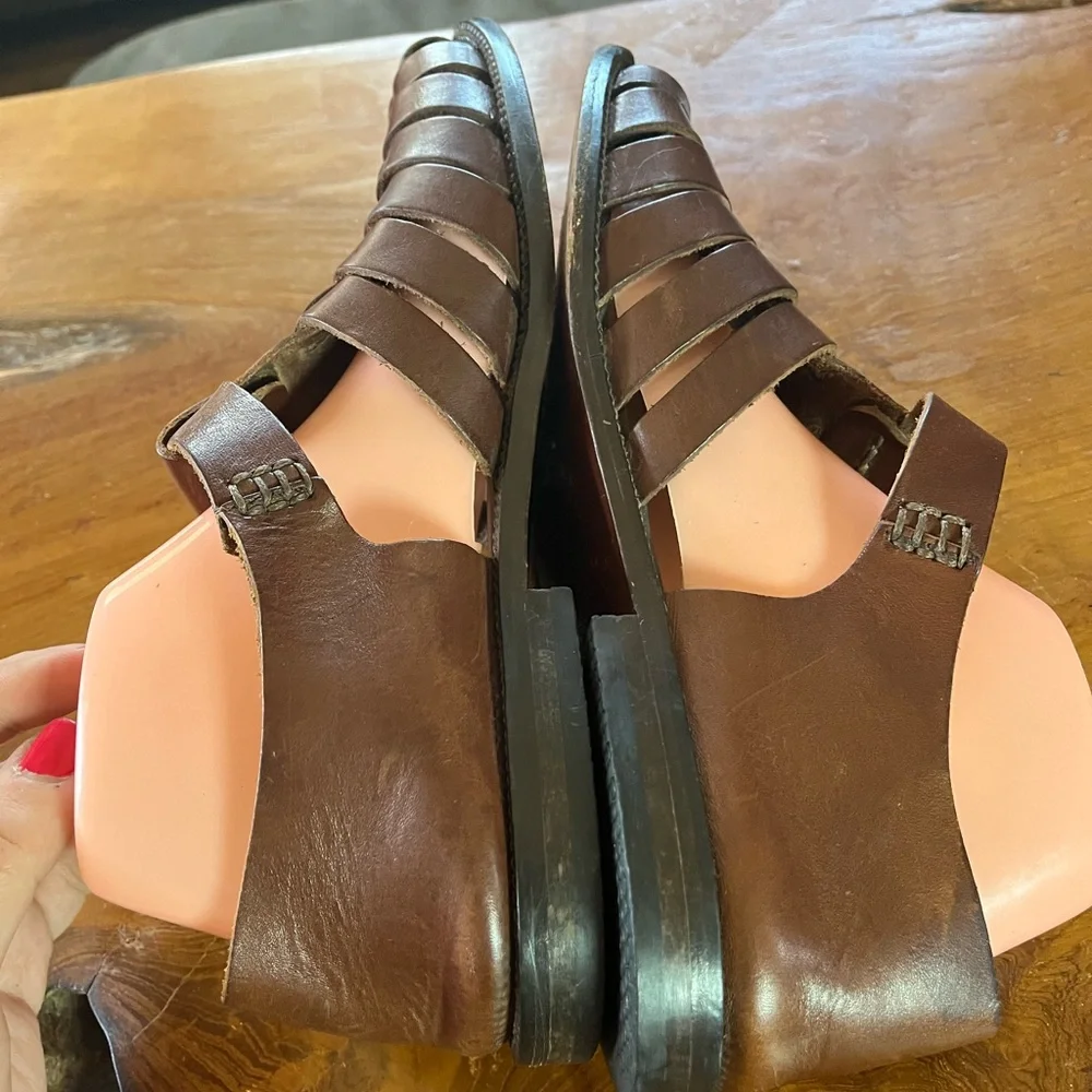 Tommy Bahama Leather Fisherman Sandals Brown – Men’s Size 7